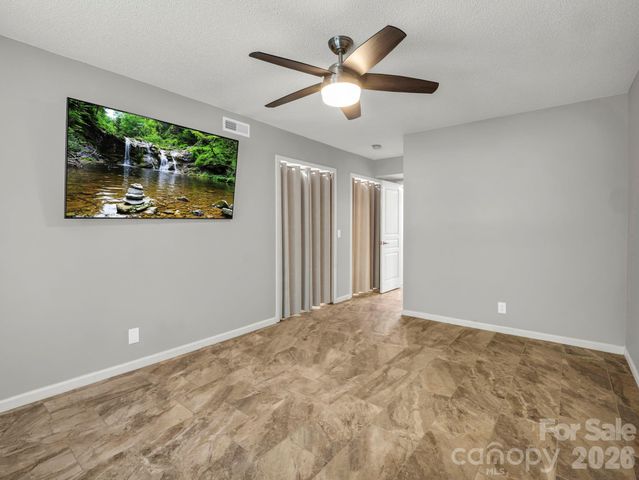 1505 Deermouse Way, Hendersonville, NC 28792