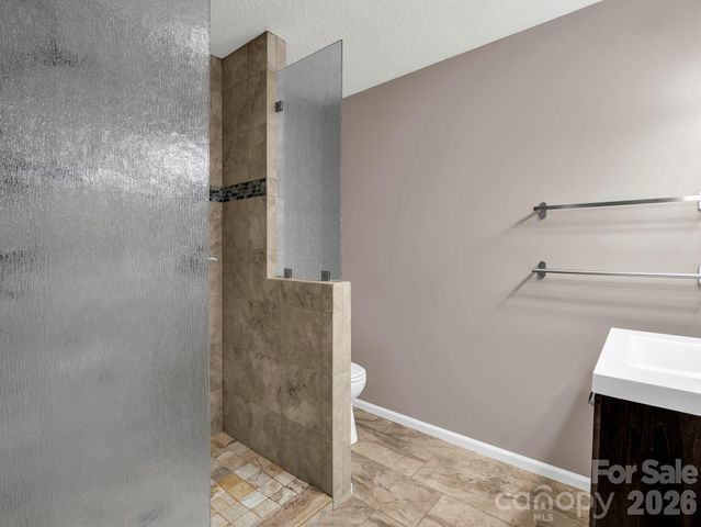 1505 Deermouse Way, Hendersonville, NC 28792