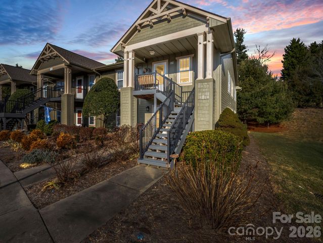 1505 Deermouse Way, Hendersonville, NC 28792