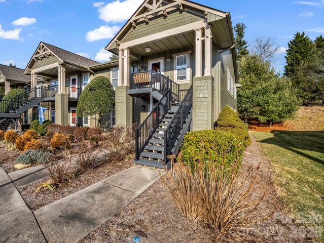 1505 Deermouse Way, Hendersonville, NC 28792