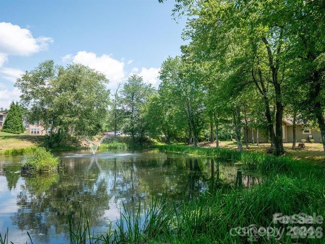 1505 Deermouse Way, Hendersonville, NC 28792