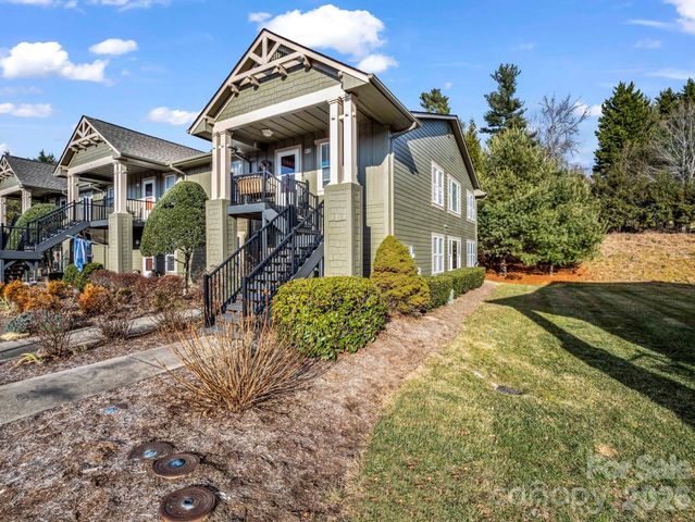 1505 Deermouse Way, Hendersonville, NC 28792
