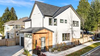 8017 126th Avenue NE #B, Kirkland, WA 98033