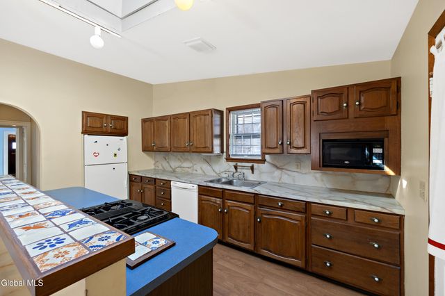 2171 Grand Boulevard, Niskayuna, NY 12309