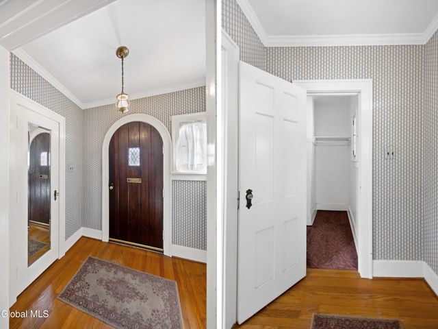 2171 Grand Boulevard, Niskayuna, NY 12309