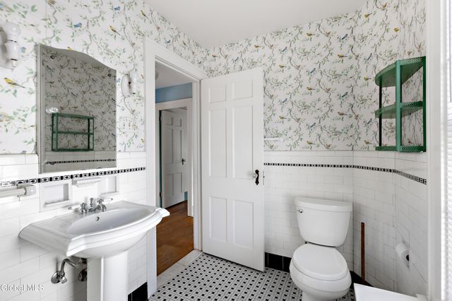 2171 Grand Boulevard, Niskayuna, NY 12309