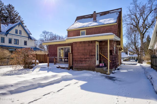 2171 Grand Boulevard, Niskayuna, NY 12309