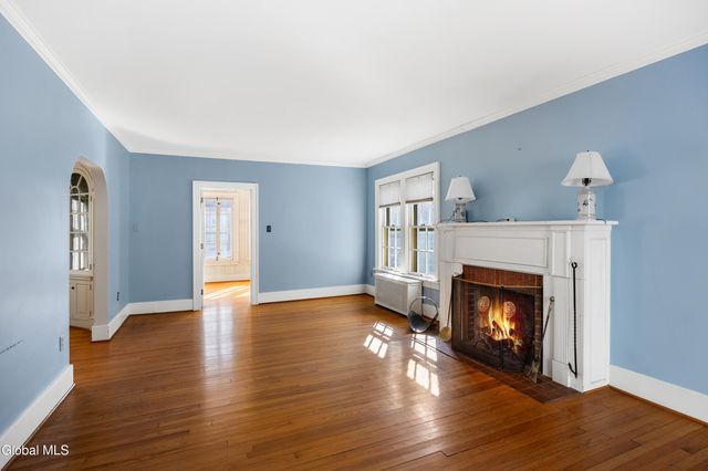 2171 Grand Boulevard, Niskayuna, NY 12309