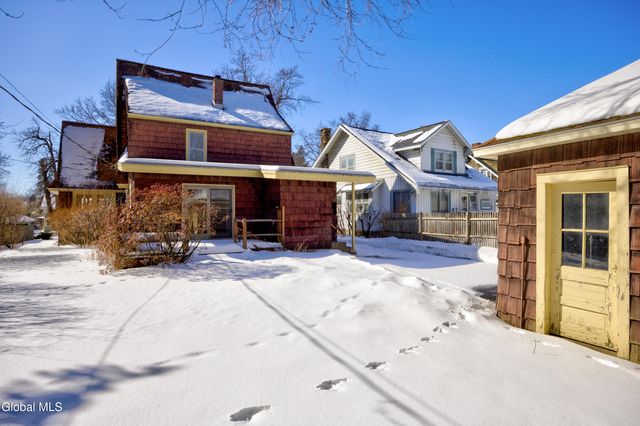 2171 Grand Boulevard, Niskayuna, NY 12309