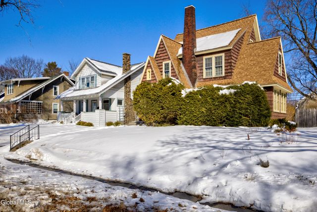 2171 Grand Boulevard, Niskayuna, NY 12309