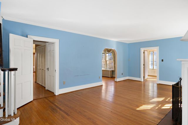 2171 Grand Boulevard, Niskayuna, NY 12309