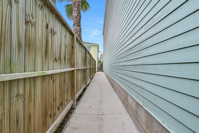 2324 Avenue P Back Up, Galveston, TX 77550