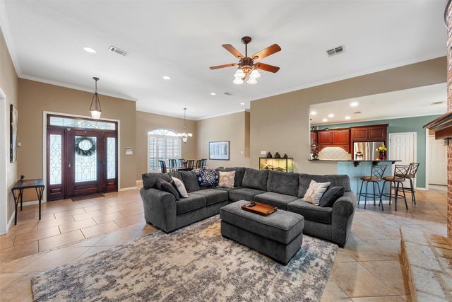 175 Winding Trail, Crawford, TX 76638