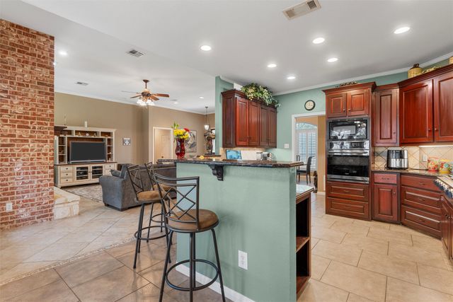 175 Winding Trail, Crawford, TX 76638