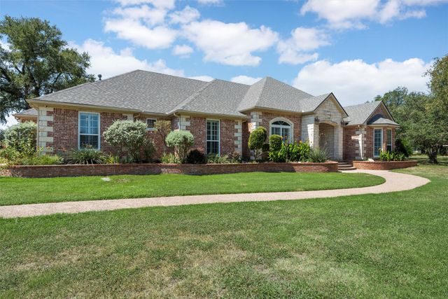 175 Winding Trail, Crawford, TX 76638