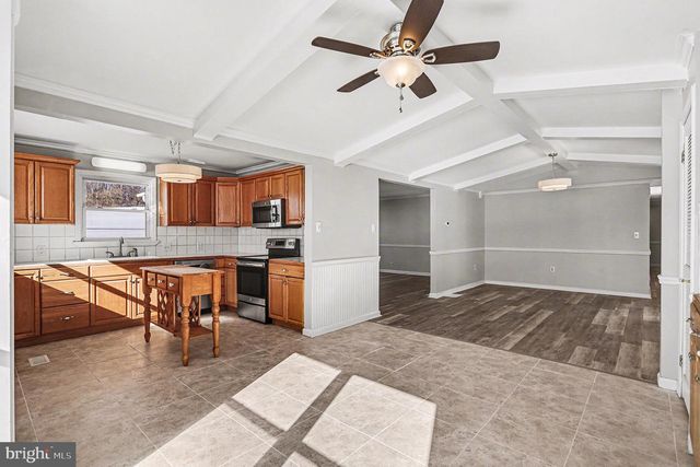 4570 WALTERS HATCHERY RD, Spring Grove, PA 17362