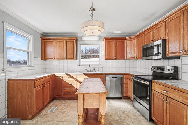 4570 WALTERS HATCHERY RD, Spring Grove, PA 17362