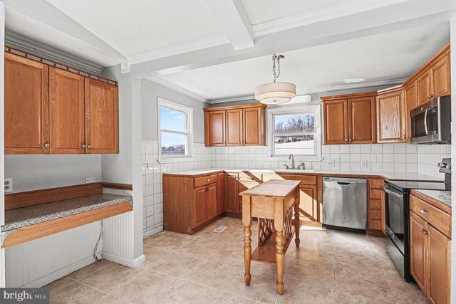 4570 WALTERS HATCHERY RD, Spring Grove, PA 17362