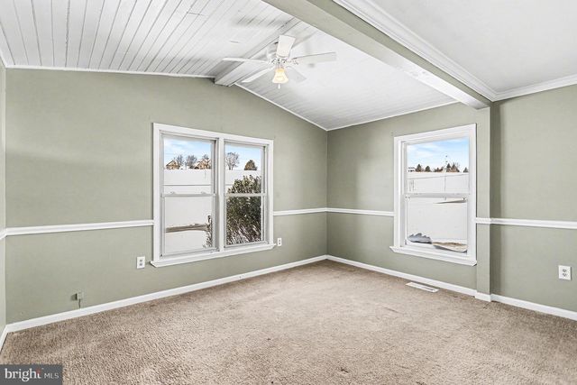 4570 WALTERS HATCHERY RD, Spring Grove, PA 17362