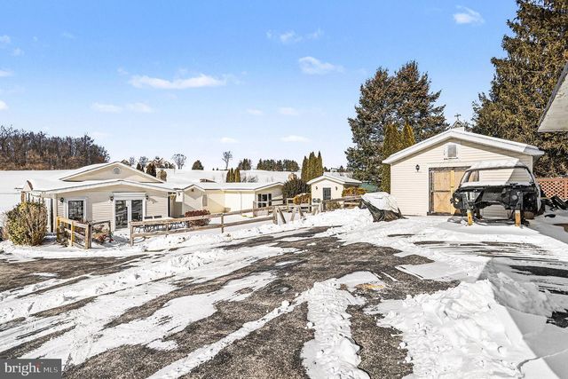 4570 WALTERS HATCHERY RD, Spring Grove, PA 17362