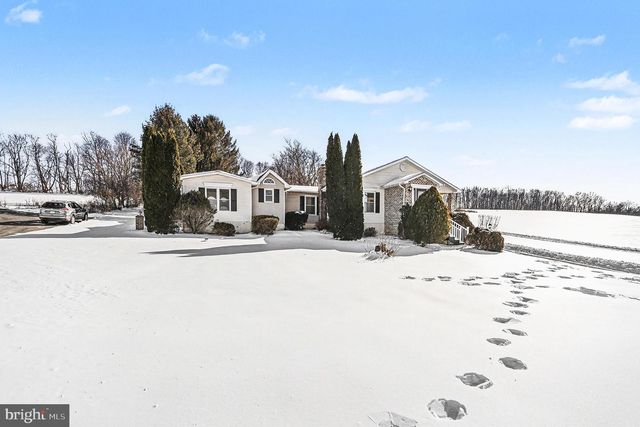 4570 WALTERS HATCHERY RD, Spring Grove, PA 17362