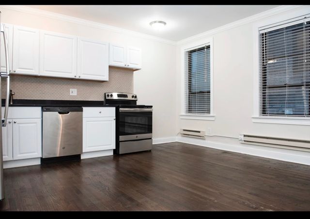 3345 N Marshfield Avenue 209, Chicago, IL 60657