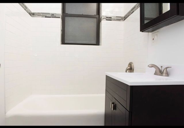 3345 N Marshfield Avenue 209, Chicago, IL 60657