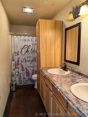 11225 S Oologah Circle, Oologah, OK 74053