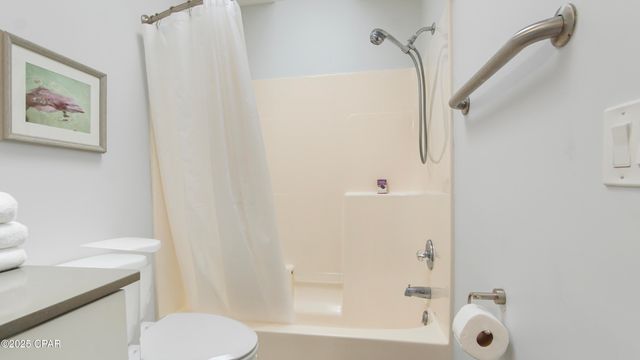 7425 S Lagoon Drive, Panama City, FL 32408