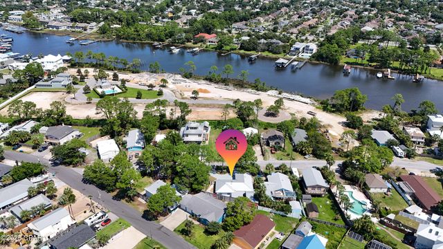 7425 S Lagoon Drive, Panama City, FL 32408