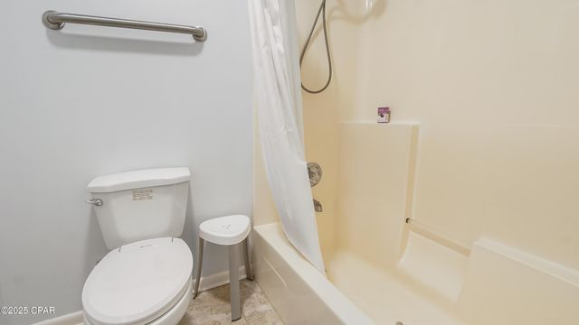 7425 S Lagoon Drive, Panama City, FL 32408