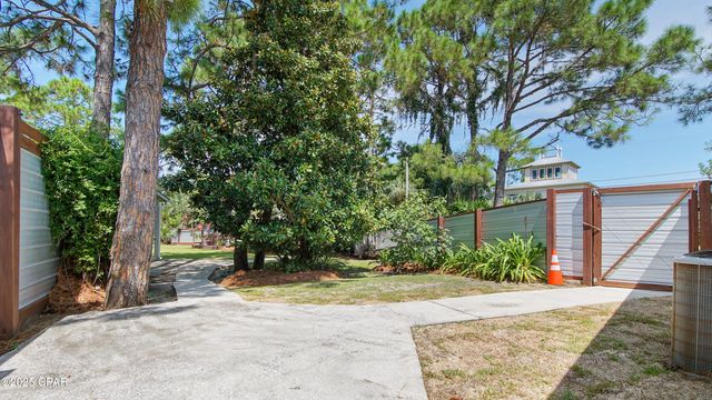 7425 S Lagoon Drive, Panama City, FL 32408