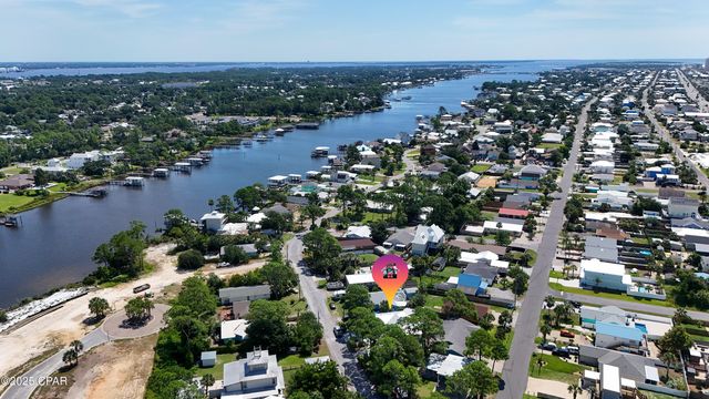 7425 S Lagoon Drive, Panama City, FL 32408
