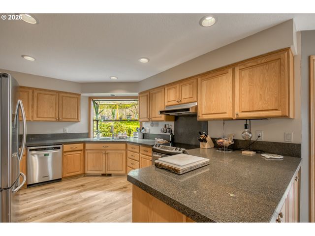 12913 Se 129TH Ct, Happy Valley, OR 97086