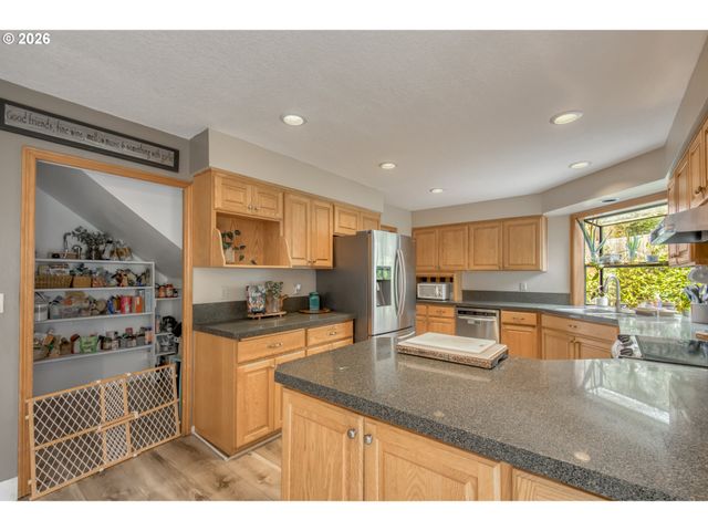 12913 Se 129TH Ct, Happy Valley, OR 97086