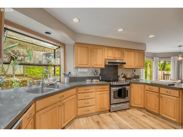 12913 Se 129TH Ct, Happy Valley, OR 97086