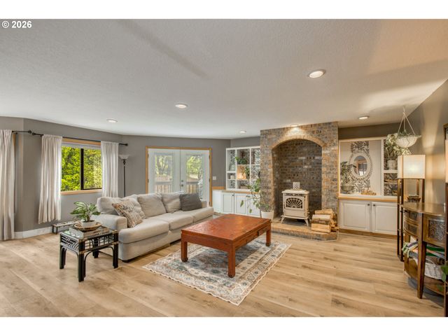 12913 Se 129TH Ct, Happy Valley, OR 97086