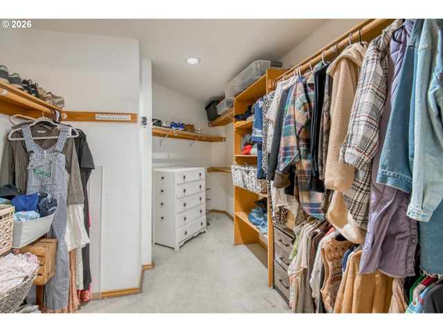 12913 Se 129TH Ct, Happy Valley, OR 97086