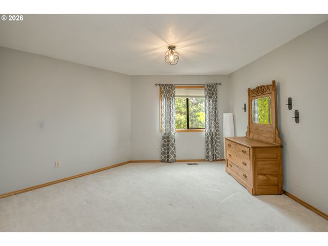 12913 Se 129TH Ct, Happy Valley, OR 97086