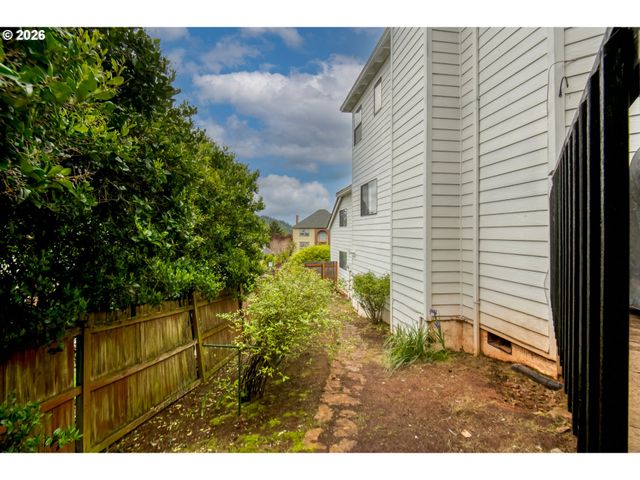 12913 Se 129TH Ct, Happy Valley, OR 97086