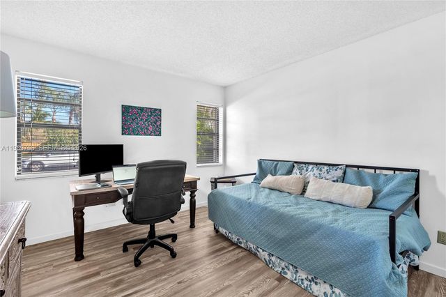 9300 NW 32nd Mnr, Sunrise, FL 33351