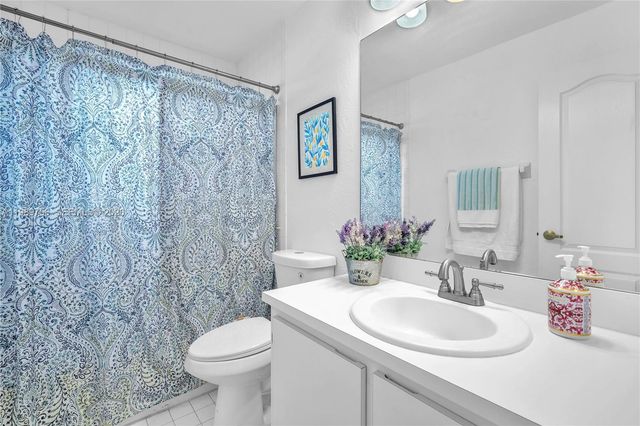 9300 NW 32nd Mnr, Sunrise, FL 33351