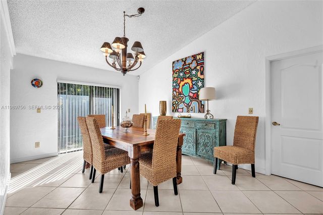 9300 NW 32nd Mnr, Sunrise, FL 33351