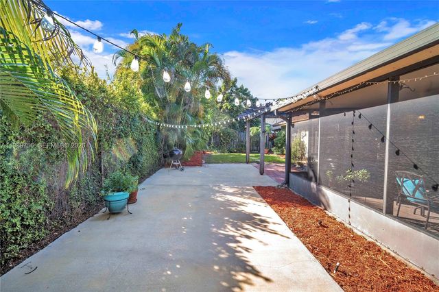 9300 NW 32nd Mnr, Sunrise, FL 33351