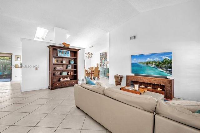 9300 NW 32nd Mnr, Sunrise, FL 33351