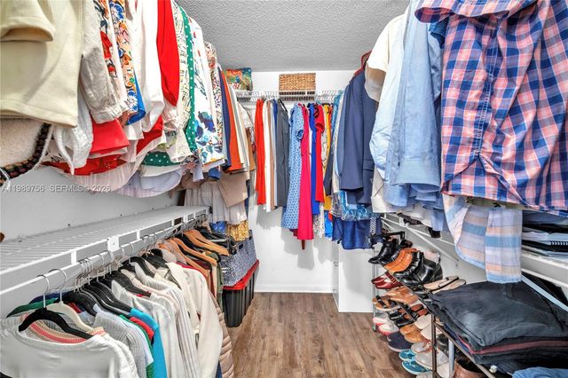 9300 NW 32nd Mnr, Sunrise, FL 33351