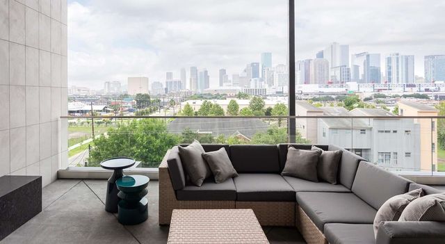 2425 Bell Street 1425, Houston, TX 77003