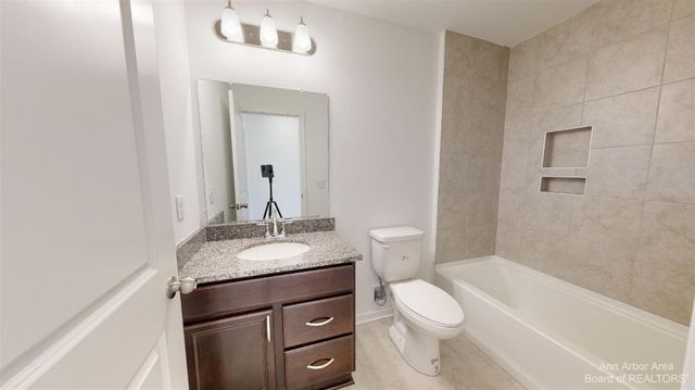 2741 Bristol Ridge Drive, Ann Arbor, MI 48105