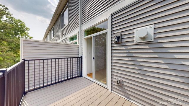 2741 Bristol Ridge Drive, Ann Arbor, MI 48105