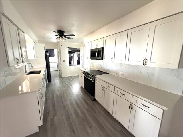 1205 HACIENDA DRIVE, Sun City Center, FL 33573